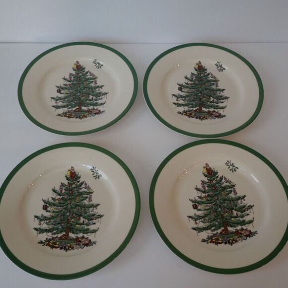 Brand New Set of 4 Spode Christmas Tree 8" Salad Dessert Appetizer Plates - Picture 1 of 6